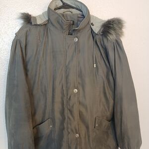 Women's Stylish Gray Fur-Trimmed Puffer Jacket